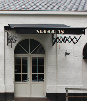 Spoor 18 - het gebouw